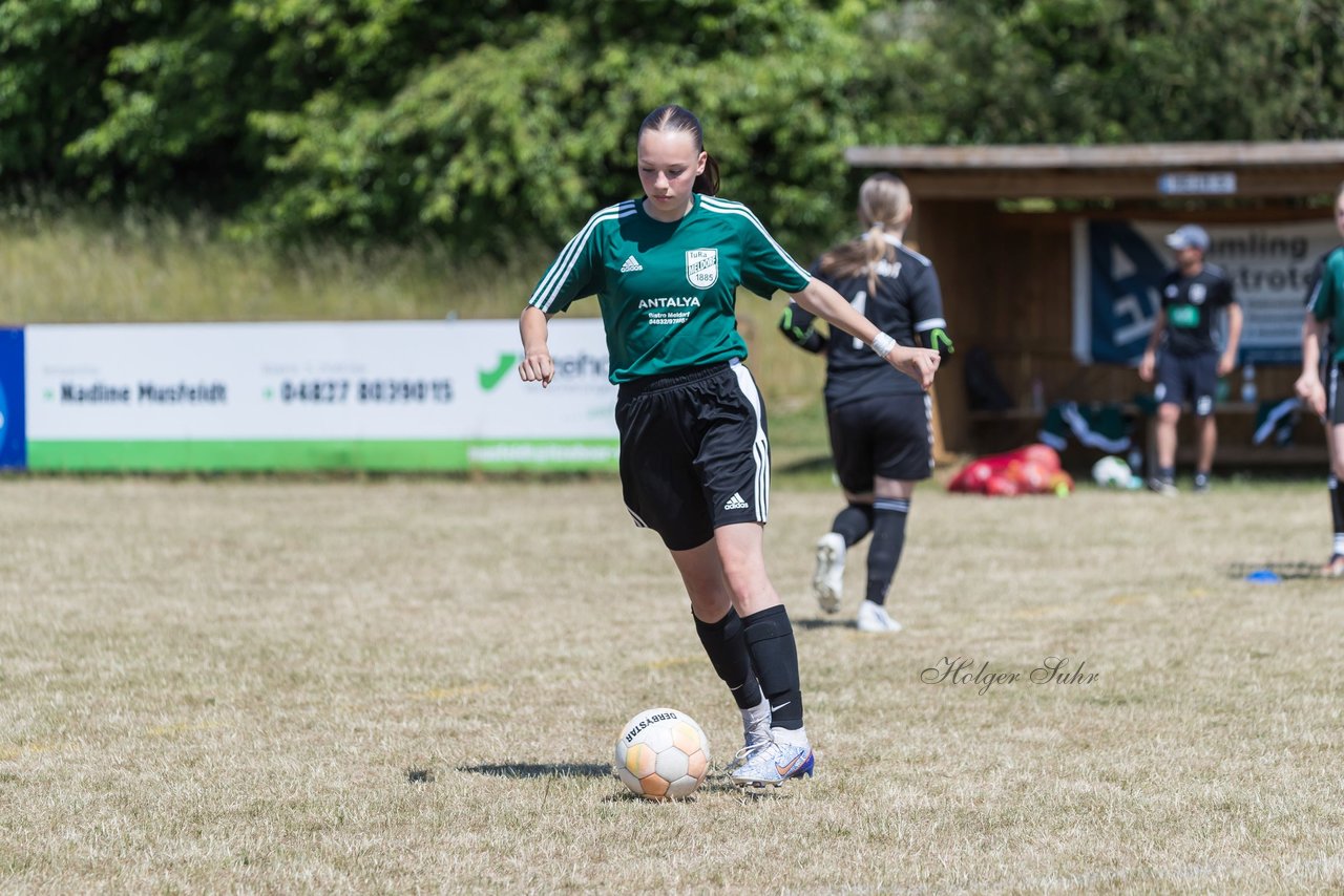 Bild 128 - wBJ TuRa Meldorf/Buesum - JFV Luebeck : Ergebnis: 1:0